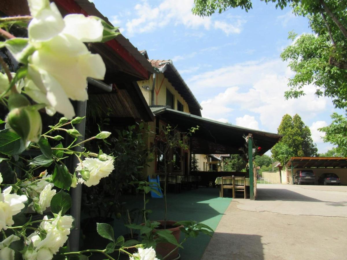Fogado Hotel Palic Ngoại thất bức ảnh